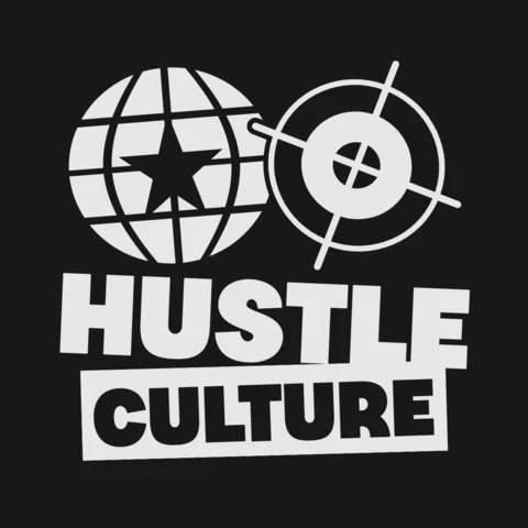 Grafica della cultura del hustle con ambizione globale, modello di design per t-shirt d'impatto in bianco e nero audace.