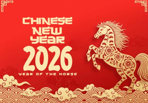 Plakat chińskiego nowego roku 2026 rok konia z uniesionym kwiatowym koniem i złotymi chmurami
