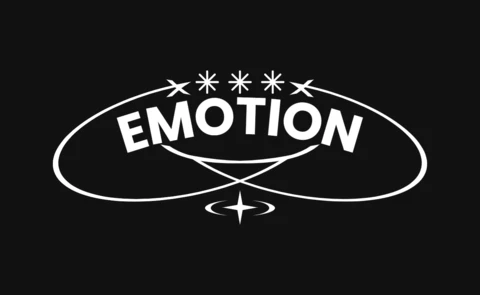 Template di design per t-shirt con grafica emotiva audace, ellisse orbitale e accenti stellari.