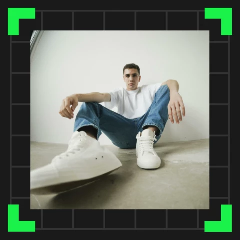 Modelo de design de post de mídia social de moda minimalista