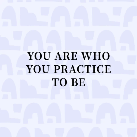Modelo de design de postagem no Instagram com citação motivacional de autoaperfeiçoamento e disciplina